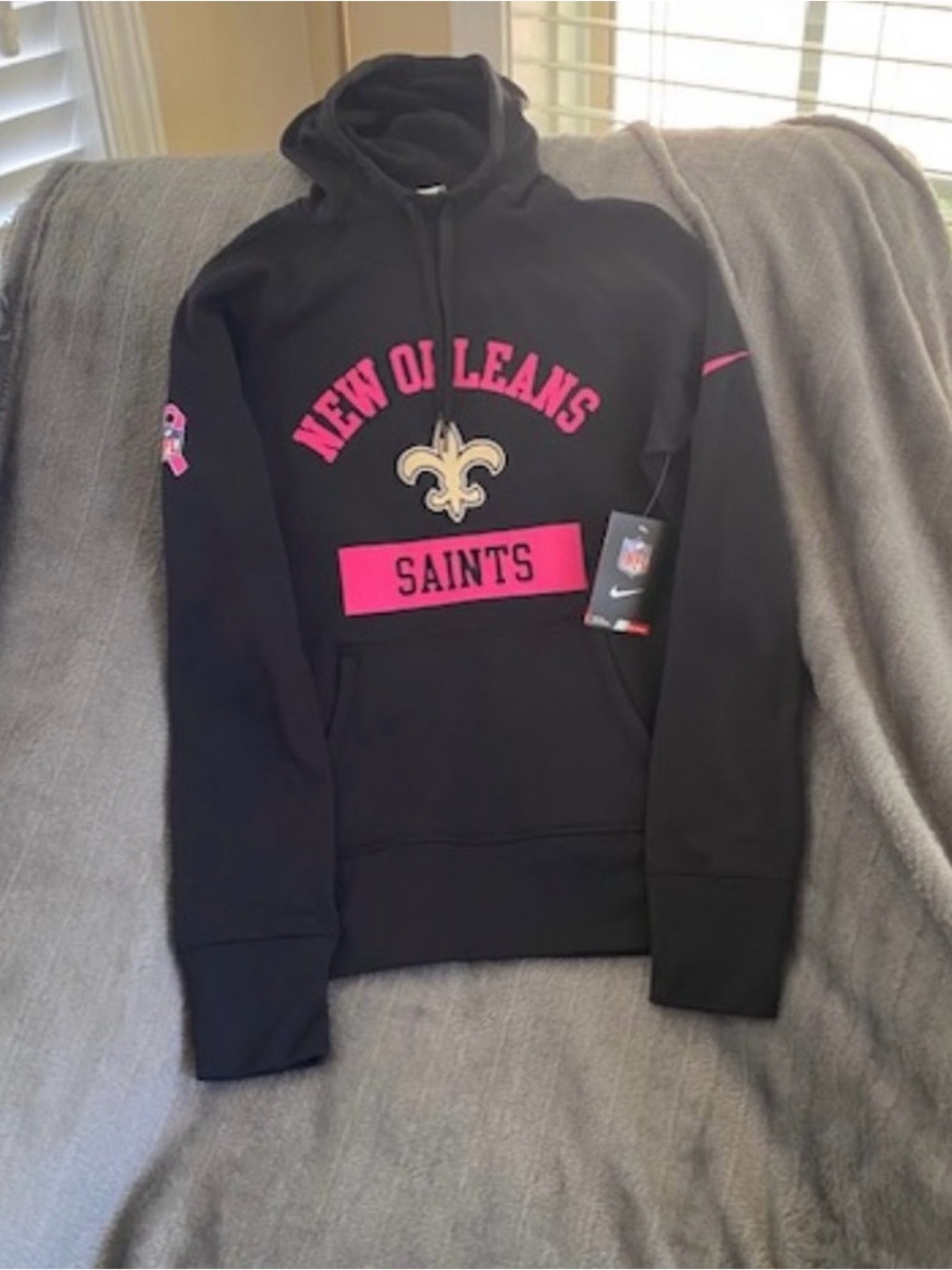 NFL New Orleans Saints Black & Pink Hoodie NWT Crucial catch